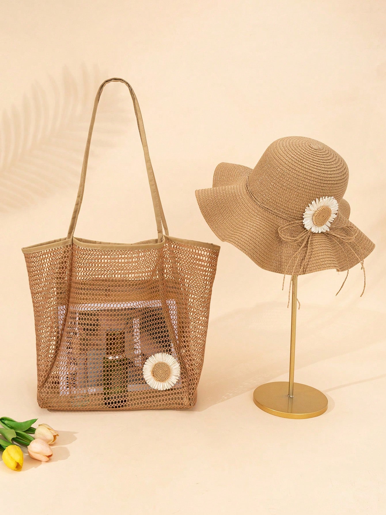 Bohemian Style Wide Brim Sun Hat And Mesh Tote Bag Set, Decorated With Daisy Flowers, Suitable For Summer Beach, Cruise, Swimming Pool, Picnic, Garden Party, Casual, Travel, Outdoor Use, Women Accessories