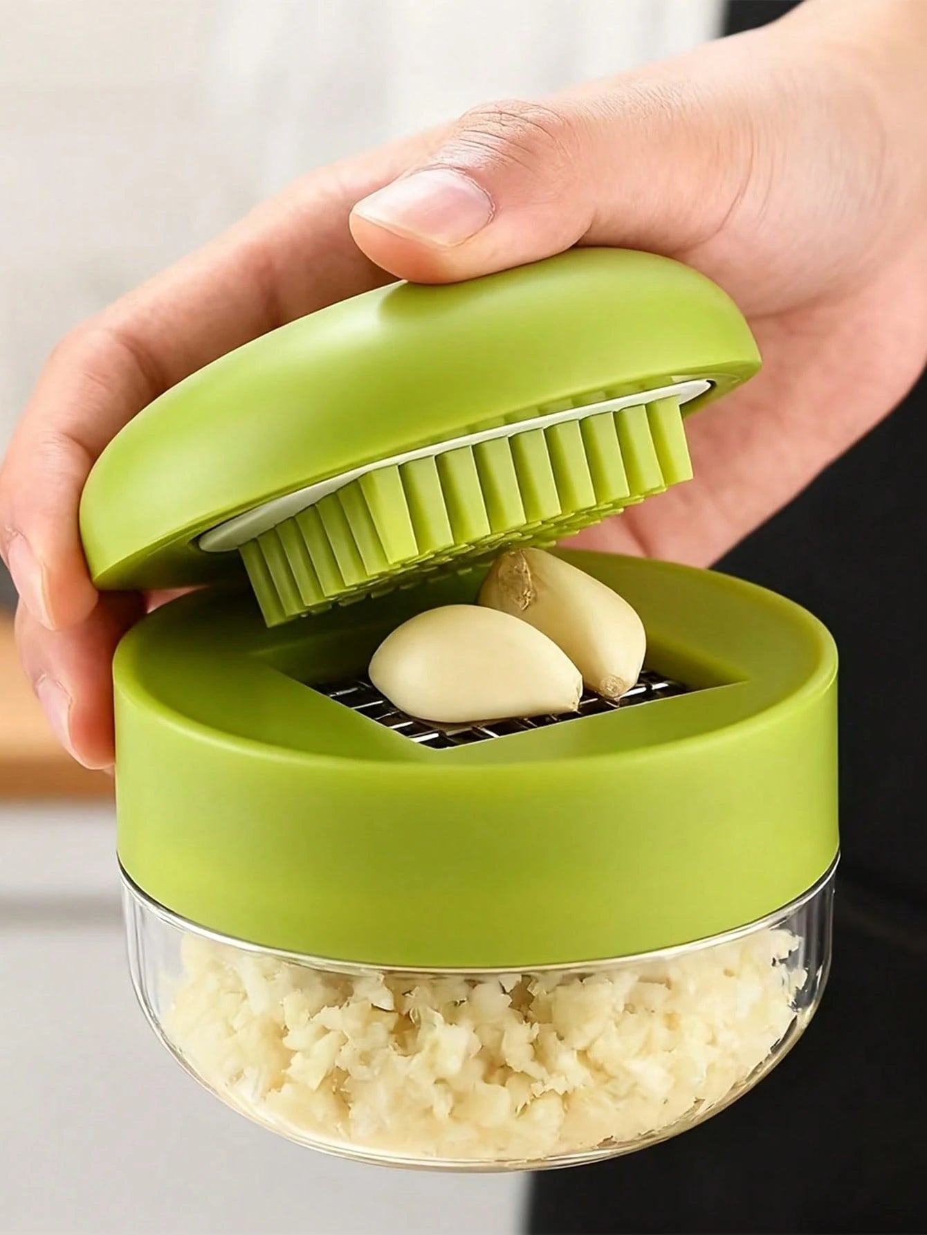 1pc Manual Garlic Press And Grinder - Multifunctional Kitchen Tool For Mincing, Slicing And Grinding, Suitable For Home, Restaurant, Outdoor, Travel And Food Truck Use, Portable Handheld Design, Plastic And Garlic Clove Grinder, Kitchen Gadget, Cooking Su