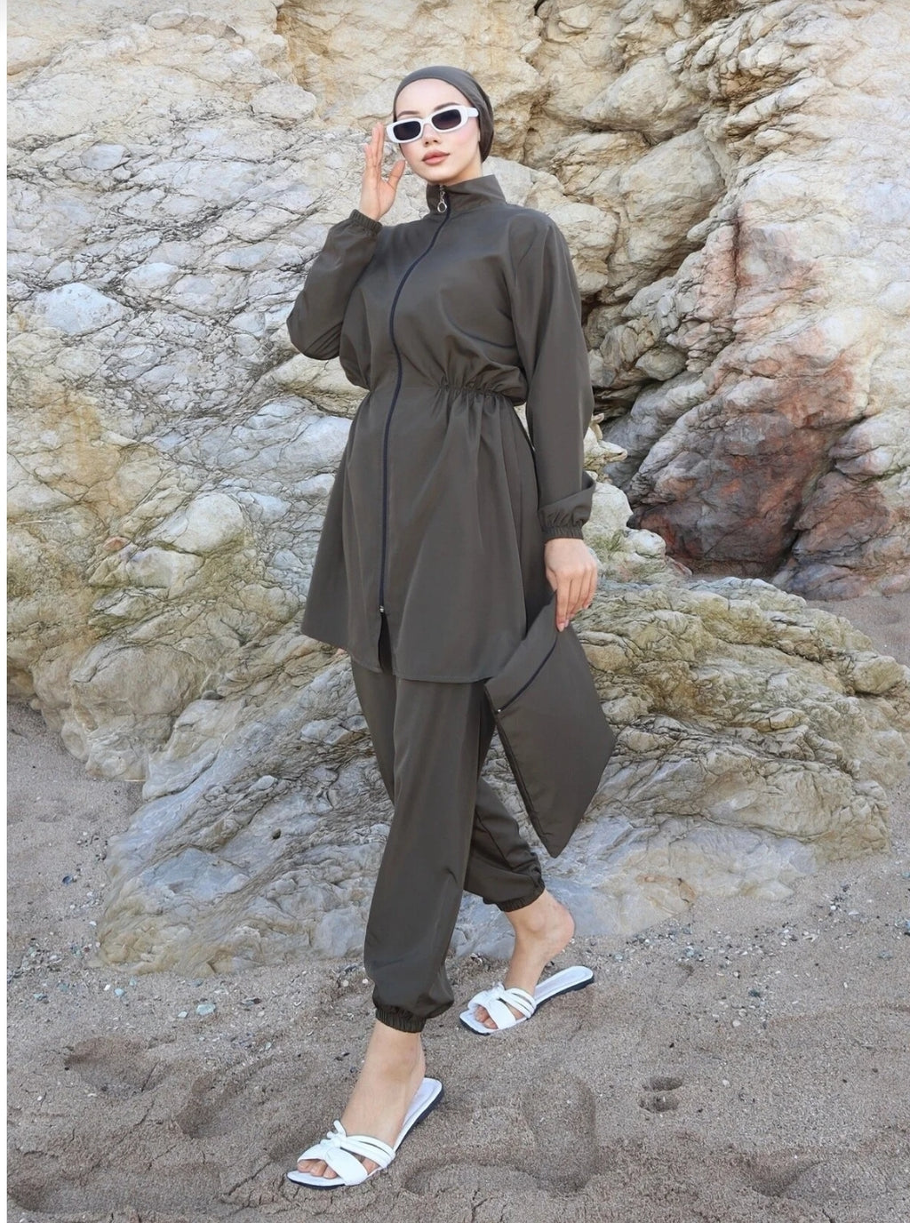 new ats Atlas Beli Elastic Hijab Swimsuit 4-Piece Set with Bag and Bonnet
Black