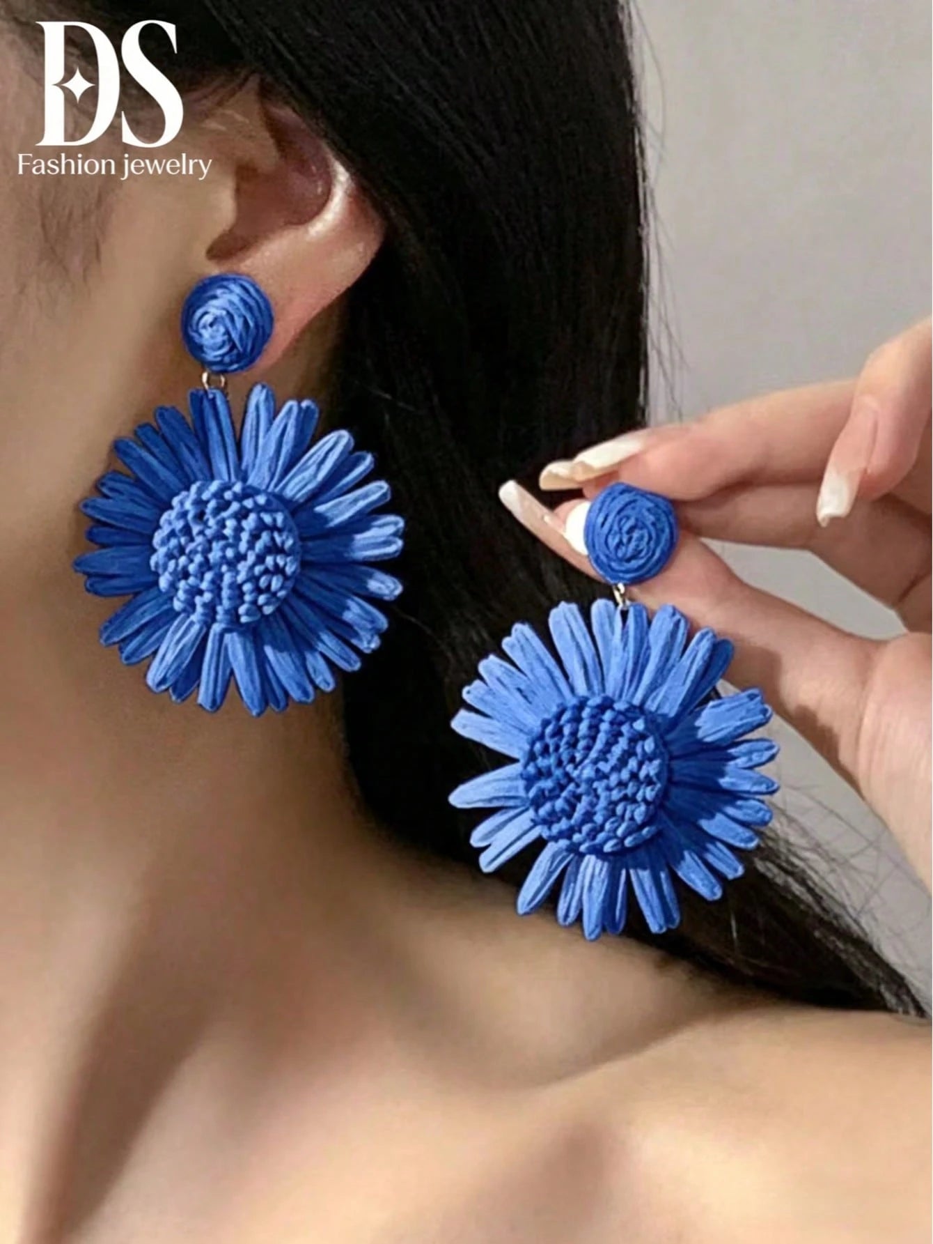 1 Pair Fashionable Raffia Large Flower Earrings, Beach Resort Jewelry, Bridal Hanging Earrings For Women