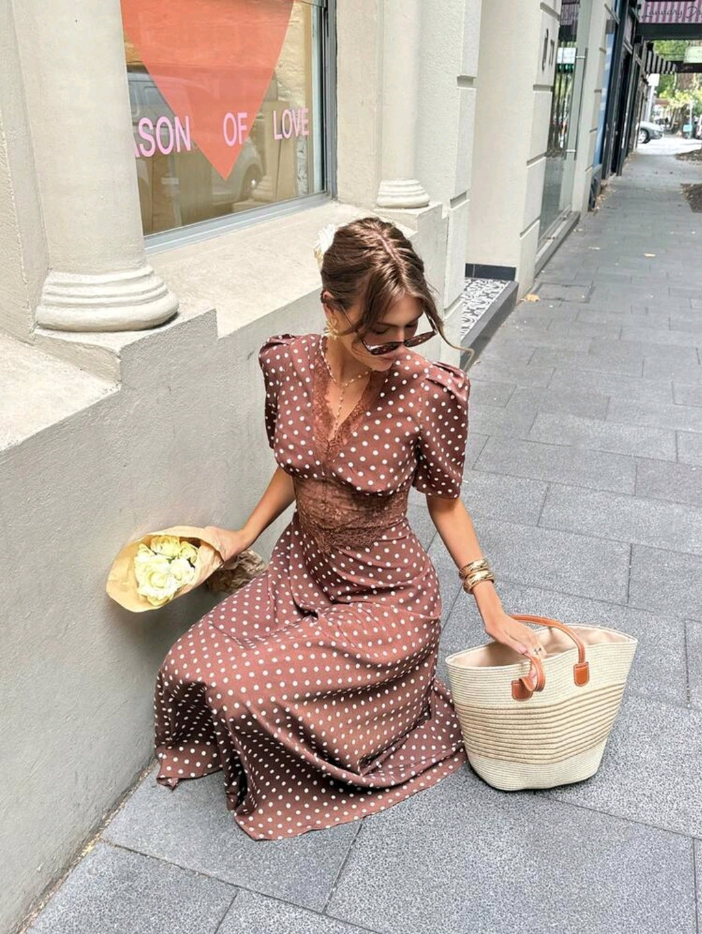 Serisse Women's Polka Dot Contrast Lace V-Neck Petal Sleeve Dress,French Summer Brown Vintage Polka Dot Lace Patchwork Short Sleeve Mid-Length Dress, Waist Cinching Slimming, Elegant Streetwear/Date Outfit Best Seller, Brown Polka Dot Dress, Brown Summer