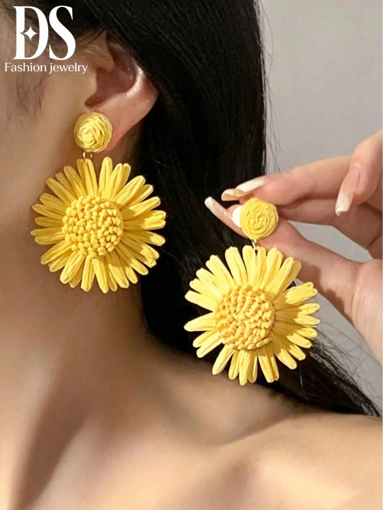 1 Pair Fashionable Raffia Large Flower Earrings, Beach Resort Jewelry, Bridal Hanging Earrings For Women