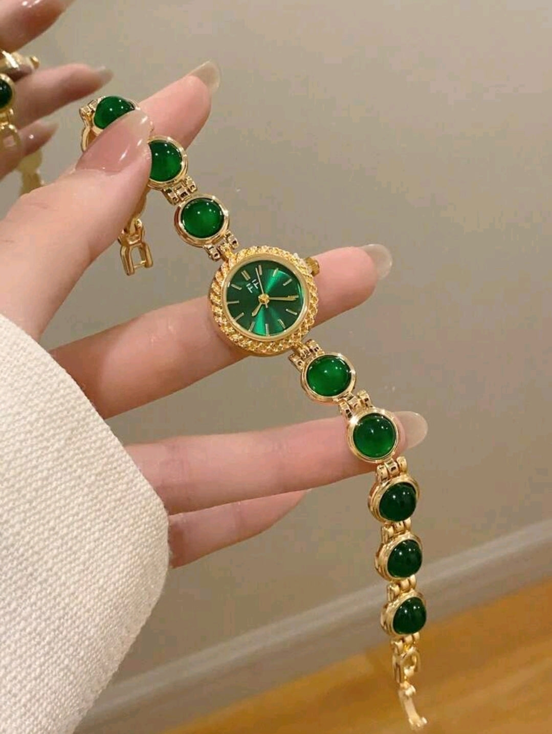 1pc Women's Gold Alloy Asymmetrical Bracelet Watch, Fashion Arabic Numeral Dial, Quartz Movement, Adjustable Strap, Suitable For Daily Decoration And Holiday Gifts