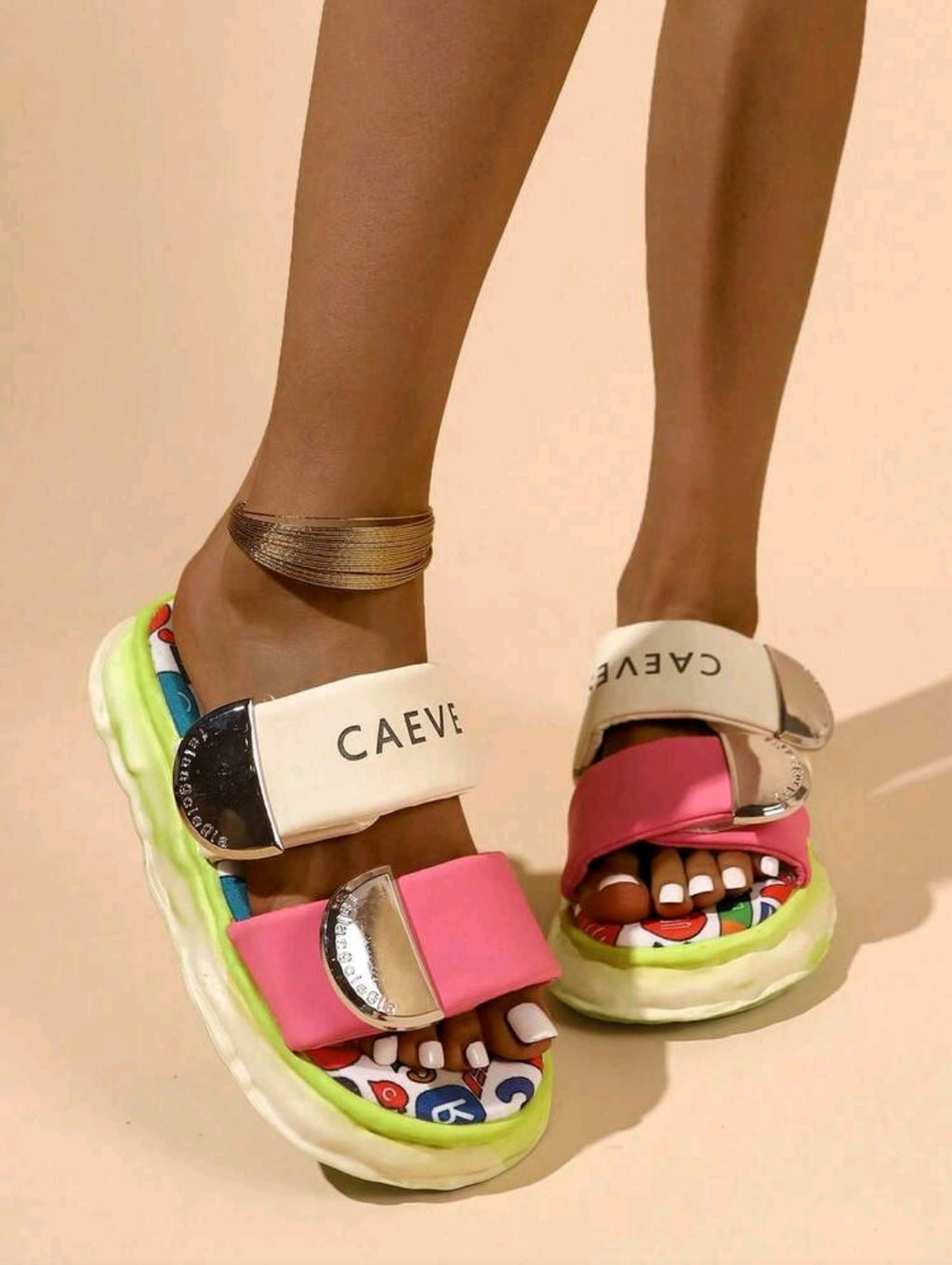 Women's Thick Sole Minimalist Fashion Dopamine Graffiti Print Hook And Loop Sandals