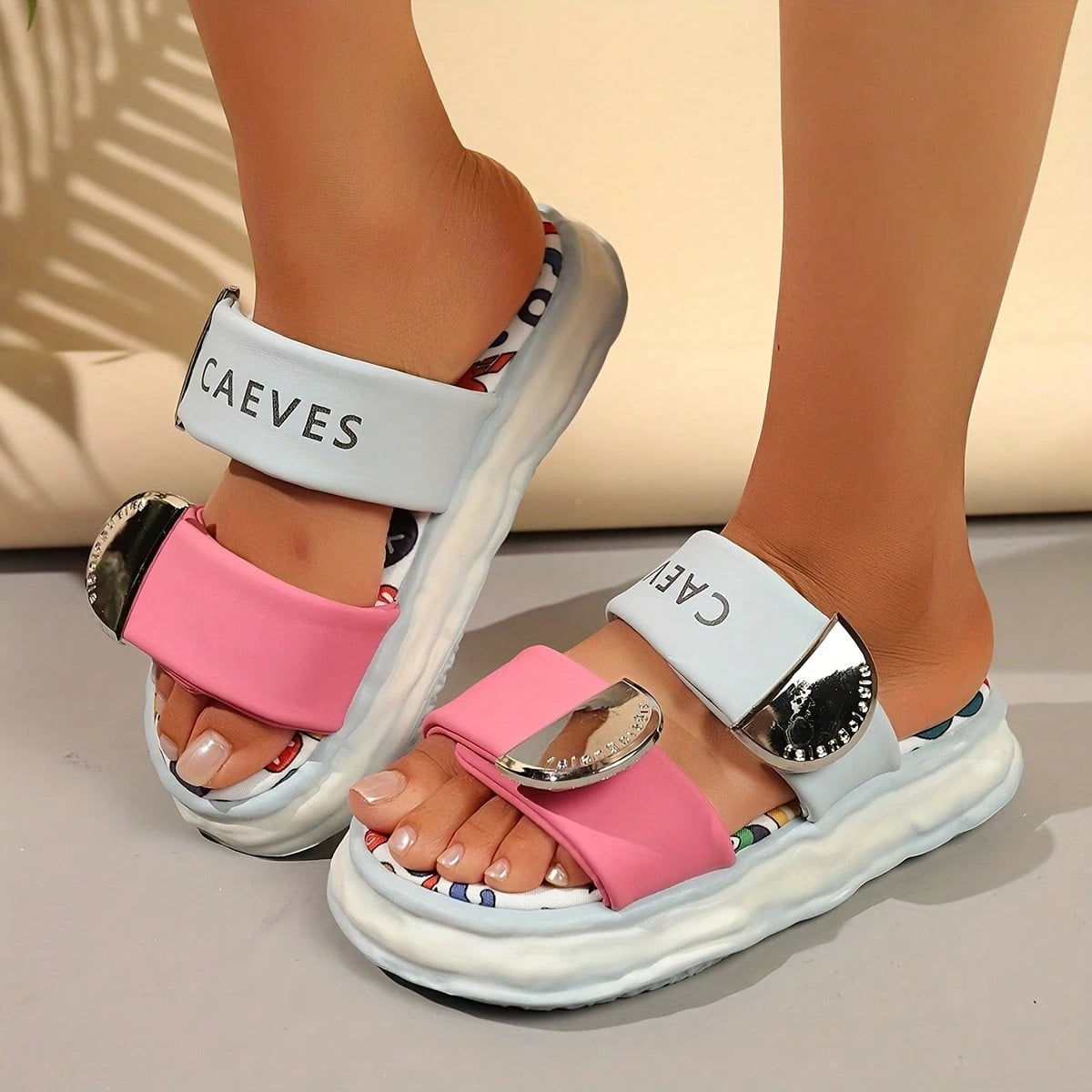 Women's Thick Sole Minimalist Fashion Dopamine Graffiti Print Hook And Loop Sandals