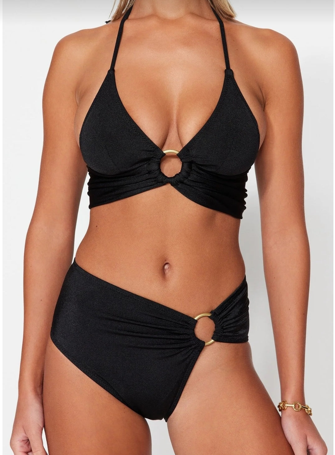 Black Accessory Bralette Covered Regular High Waist
Bikini Set Tbess23Bt00073